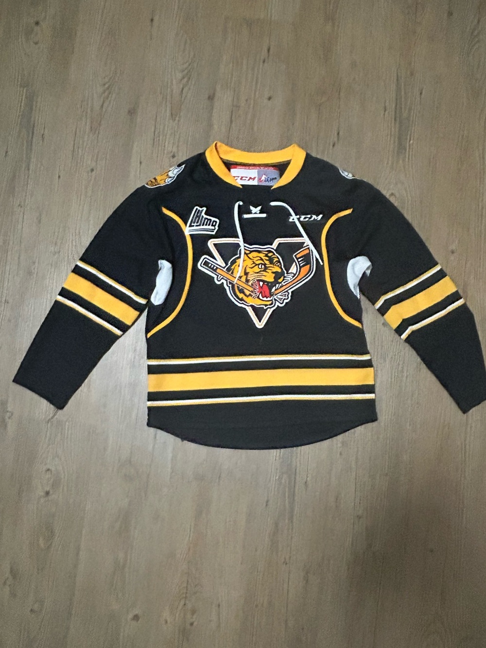 Hockey Jerseys of the « tigre de Victoriaville » CCM Black and Yellow Crewneck